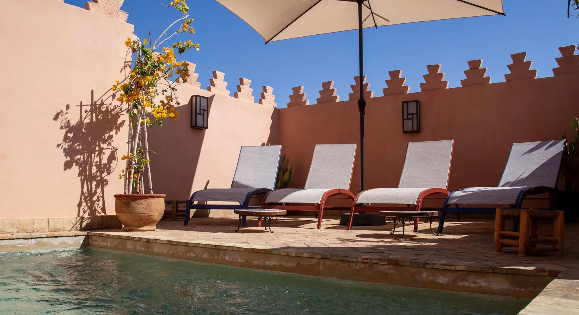 Terrasse avec piscine 